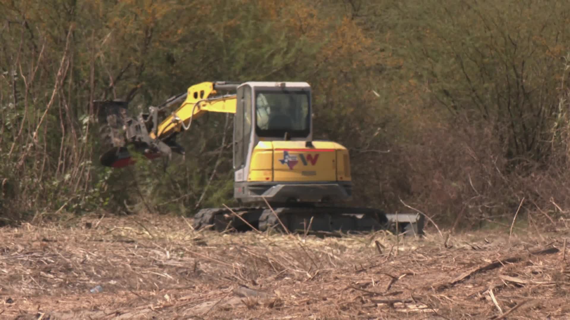 Crews removing island in Rio Grande known for smuggling – BorderReport