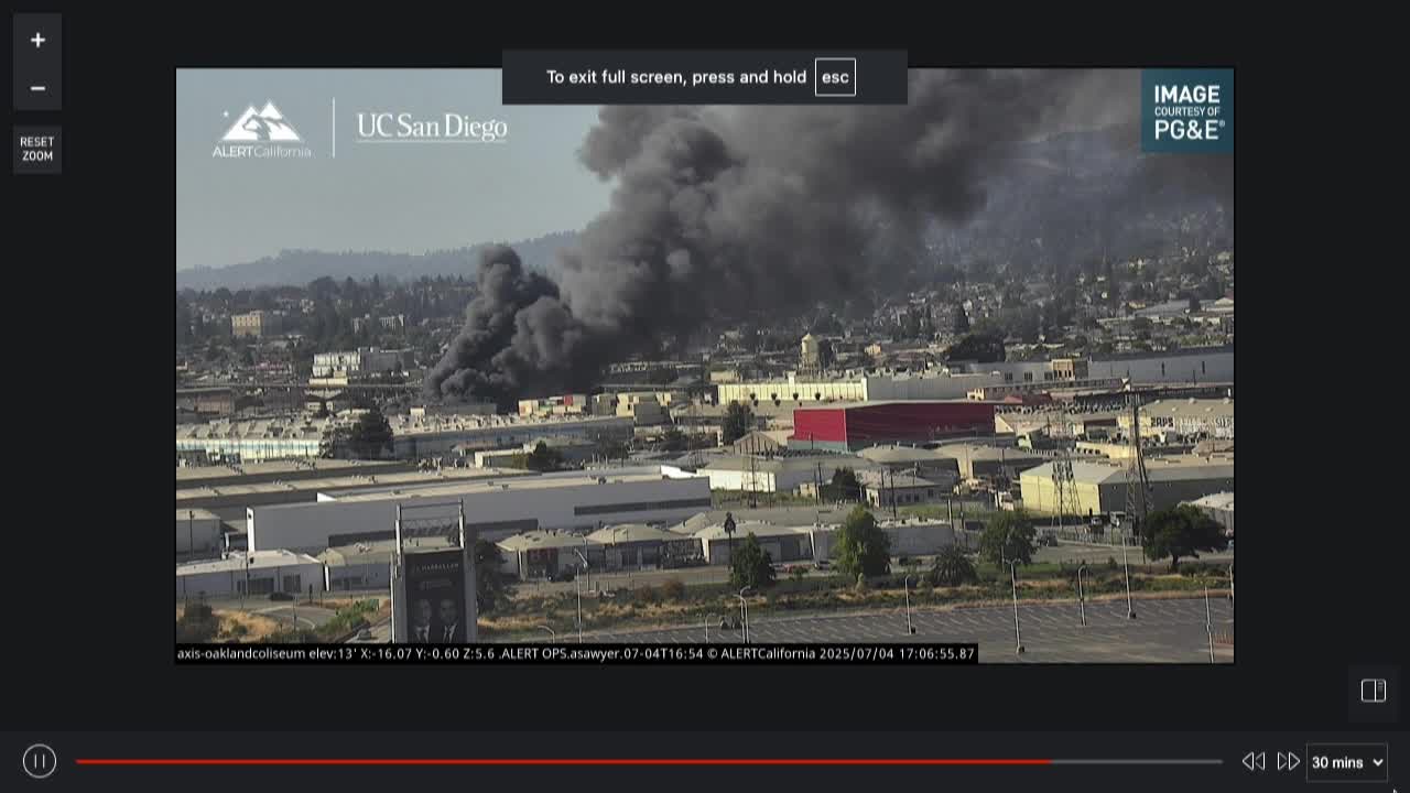 Firefighters battling 4-alarm warehouse fire in Oakland – KRON4