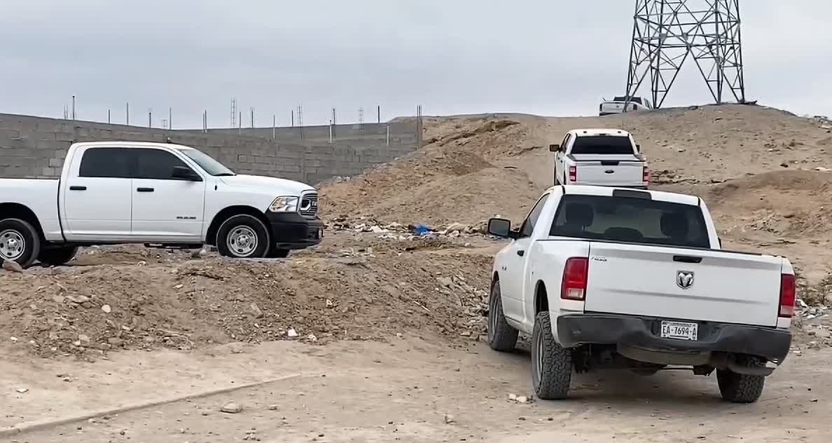 Six bodies found in clandestine grave in Juarez – BorderReport