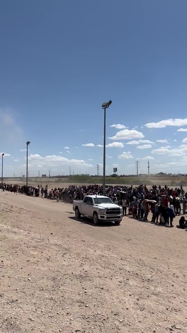 El Paso border chief: Large groups of migrants surrender – BorderReport