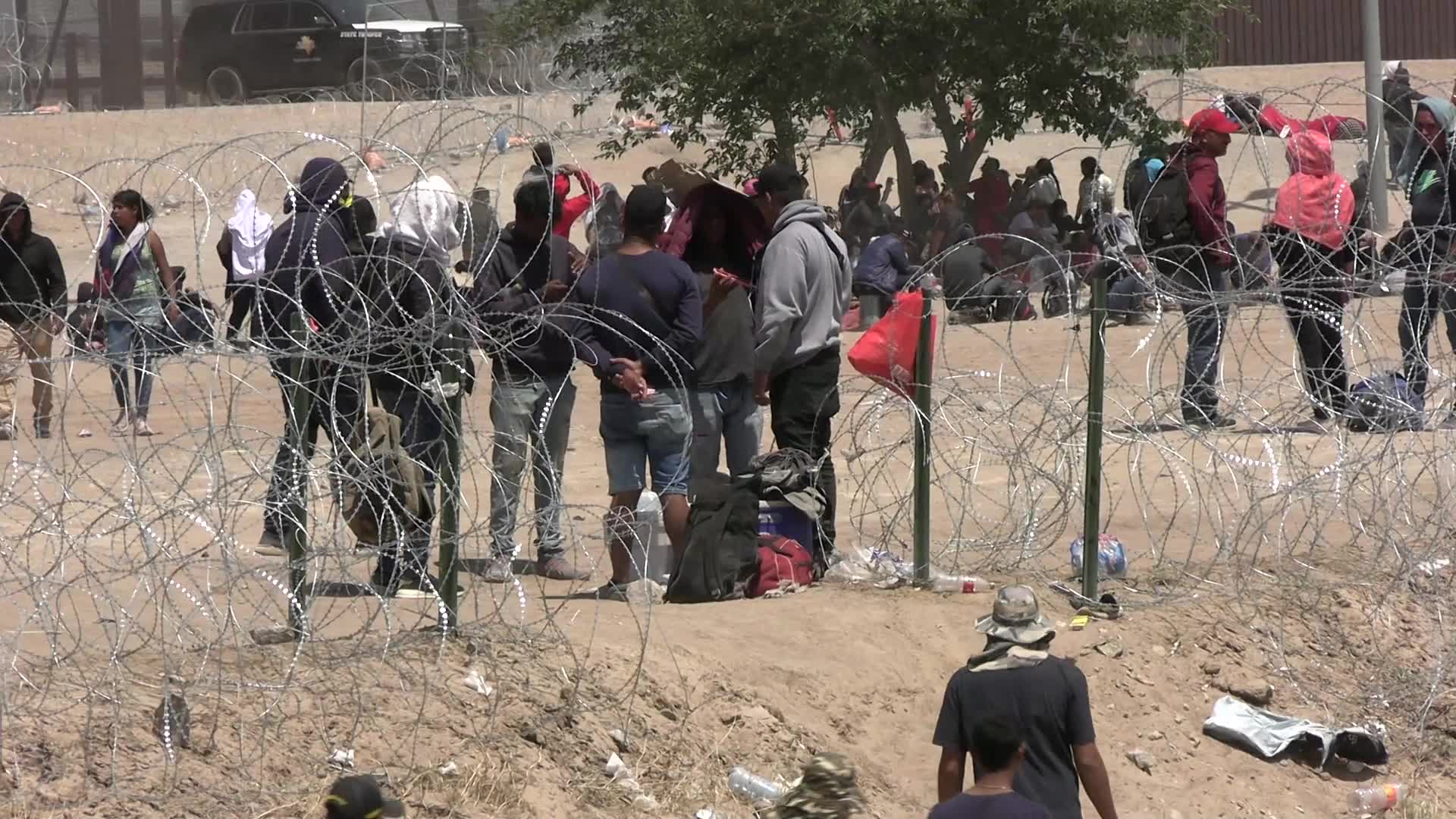 Migrants wait to cross into U.S. as Title 42 nears end – BorderReport