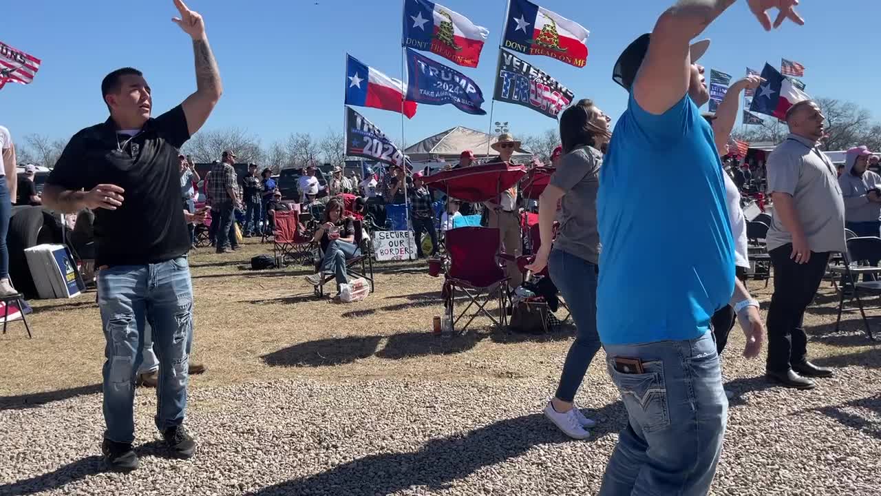 Prayer and live music at border rally – BorderReport