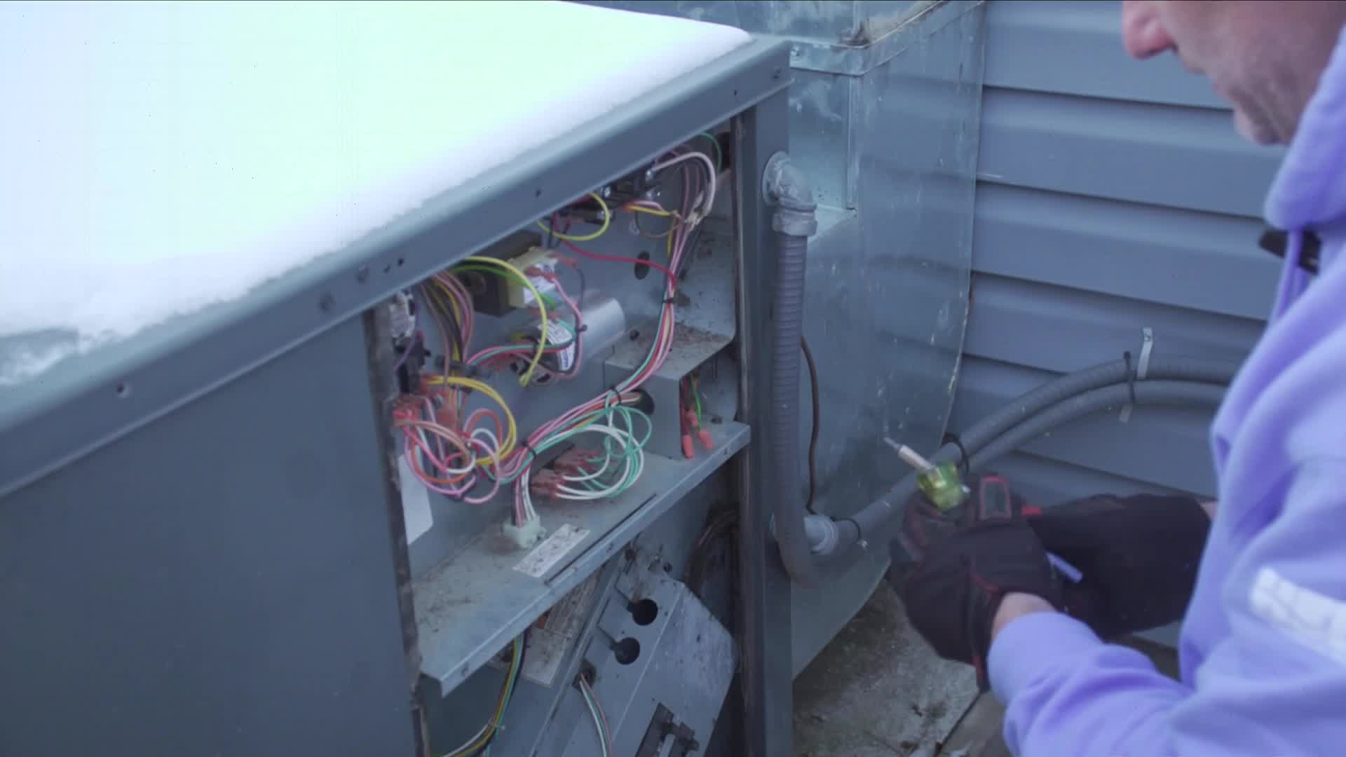 Should You Switch Your Thermostat To “Emergency Heat?” NEWS10 ABC