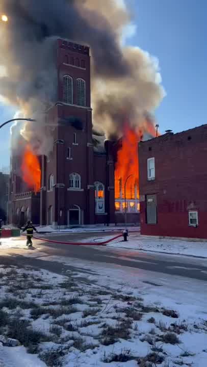 Large church collapses after fire in north St. Louis – FOX 2