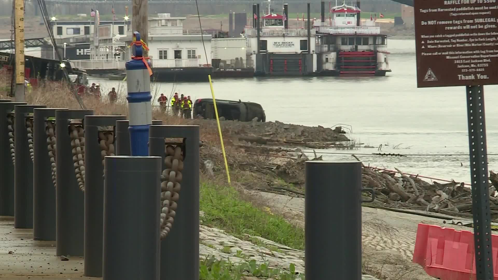 Car pulled from the Mississippi River near the Arch – FOX 2
