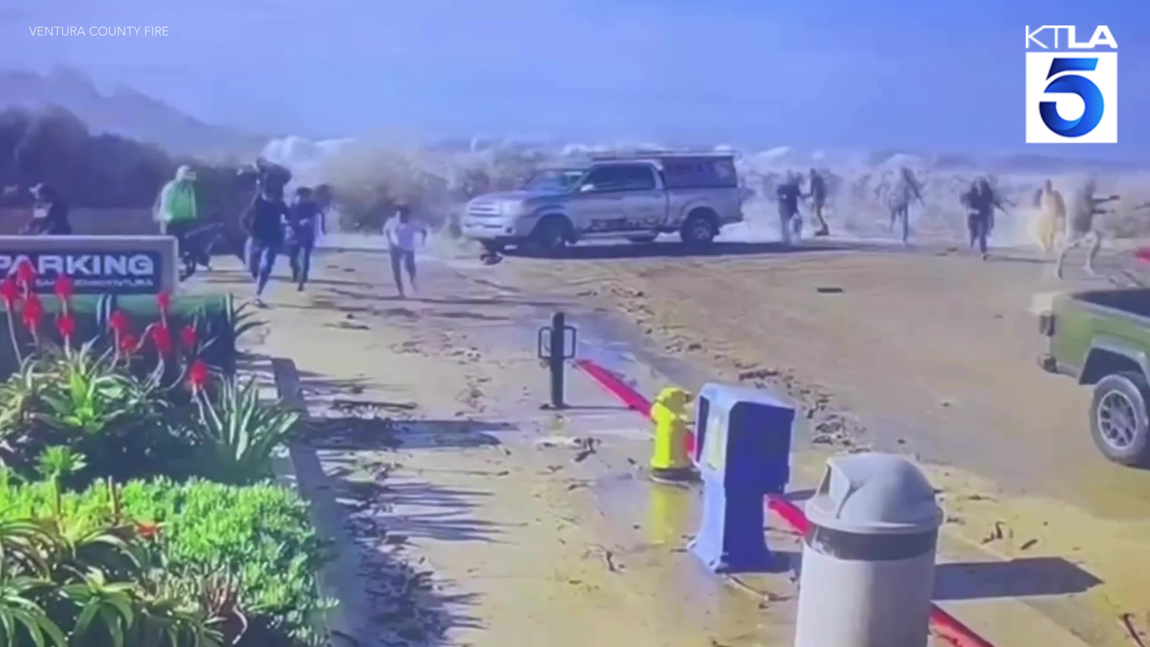 Video shows massive rogue wave hit Ventura County KTLA